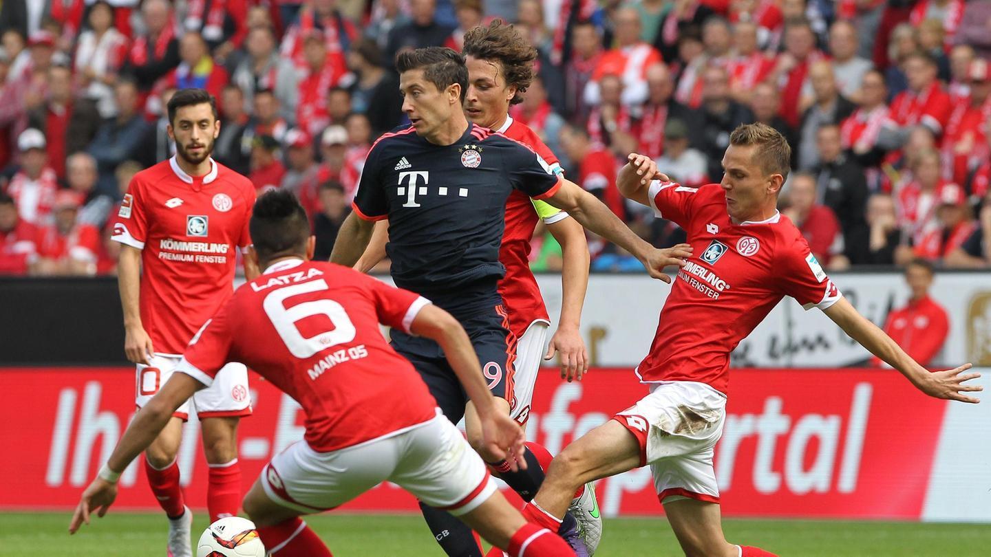 离大谱了！ 范戴克你退个锤子的退啊！利物浦1：1桑德兰！ 主队信仰只为英超（离谱至极！范戴克这退啥退？利物浦1-1桑德兰，主场信仰只为英超）