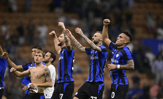 罗马诺：阿隆索目前专注于皇马，没与利物浦接触（罗马诺：阿隆索眼下专注皇马，尚未与利物浦接触）