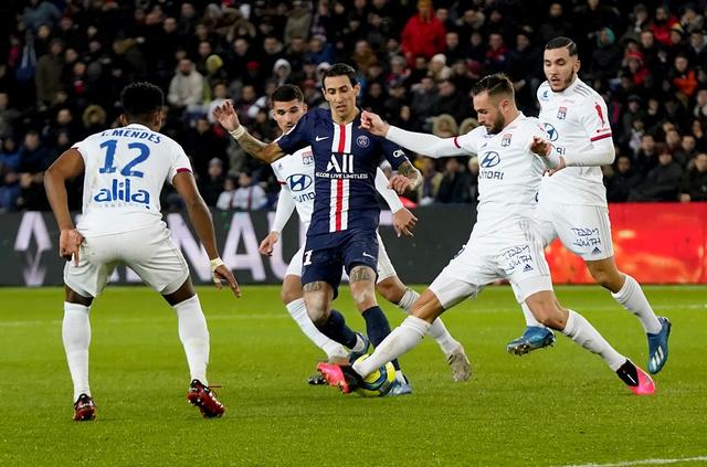 铁卫禁区送大礼，切尔西客场1-3完败，保级队赛季第4胜逃离降级区（禁区失误送大礼，切尔西客场1-3告负，保级队拿赛季第4胜暂离降级区）