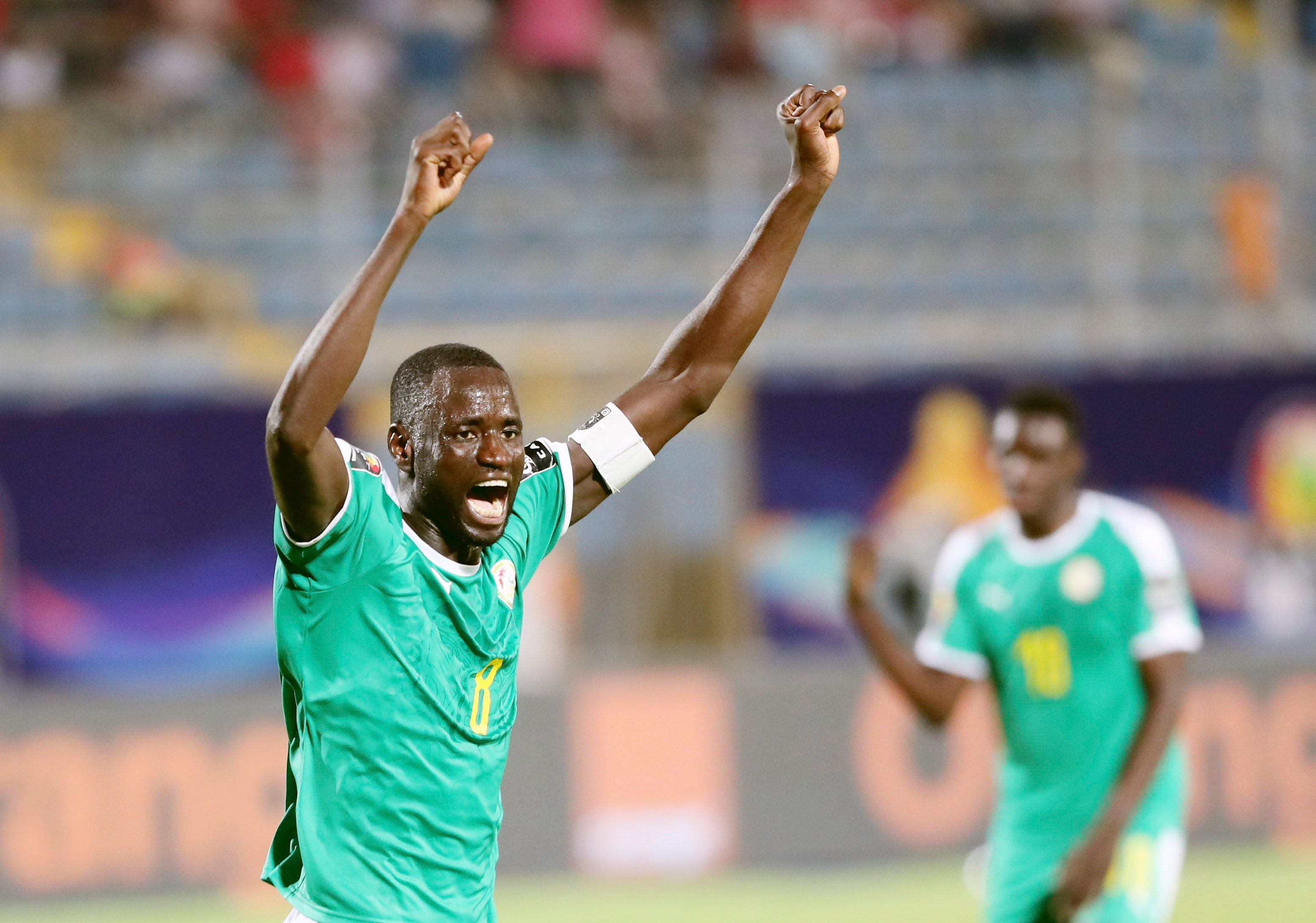 足球中超球队再度更换外援，阵容大洗牌（中超球队再度调整外援，阵容全面重组）