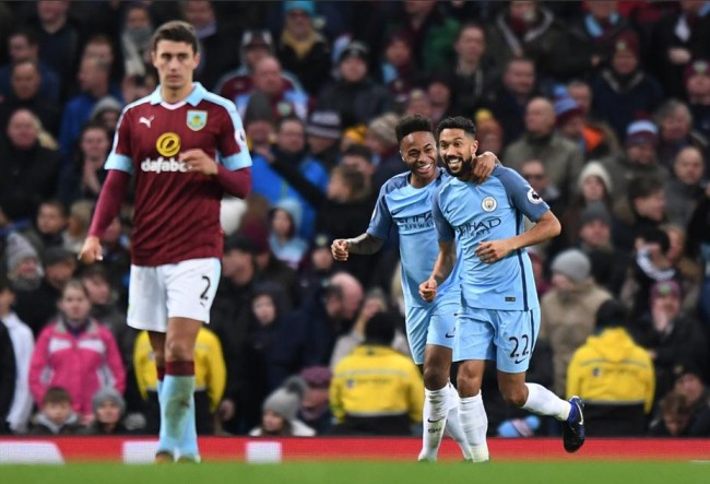 CBA：深圳男篮三分火力全开 主场击败上海（CBA：深圳三分如雨，主场力克上海队）