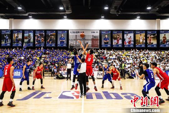 勇夺金靴，法比奥赛后社媒：感谢队友以及每位愿意相信我的人（法比奥加冕金靴，赛后社媒致谢队友与每一位相信我的人）