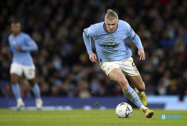 10场7胜，拜仁是击败卡塔尔财团时代巴黎次数并列最多的球队（拜仁10战7胜，对卡塔尔时代巴黎的胜场并列第一）